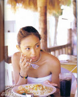 策划:逆生长典范！37岁安室奈美惠仍似17岁少女