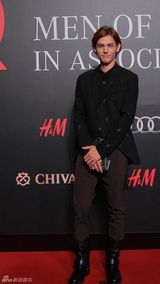 组图：郑恺黄觉林保怡阚清子助阵GQ红毯星光足