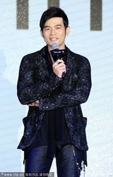 组图：周杰伦左手戴戒被问婚期 再承诺35岁前结