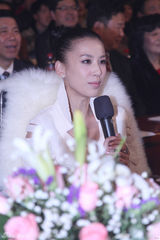 高清图：杨子黄圣依当皮草小姐大赛评委 王维湘夺冠