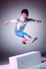 组图：童星黄敬冉帅气可爱写真曝光