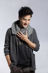 组图：刘恺威连登潮流双刊 展性感暖男魅力