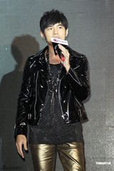 组图：周杰伦否认追唐贝欣 称与狗仔是“七年之痒”