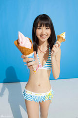 组图：AKB柏木由纪泳装大片 持冰淇淋诱惑宅男