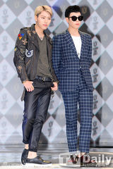 组图：韩星宣美出席发布会 超短裙秀性感