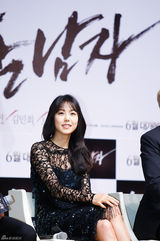 独家：《哭泣男人》张东健黑衣亮相与粉丝互动