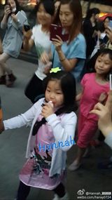 组图：韩版《爸爸》中国行 上海香港两地遭围观