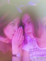 组图：女大十八变！李咏爱女小法变清纯美少女