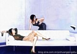 组图：王菲罕见昔日性感大片 穿内衣仰躺沙发