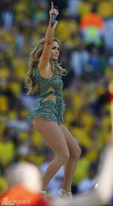 组图：世界杯开幕式精彩纷呈 洛佩兹性感秀美臀