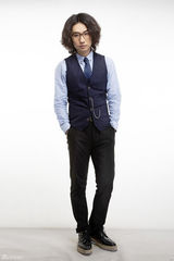 组图：王大锤青春写真领衔耍酷 展耿直成熟一面