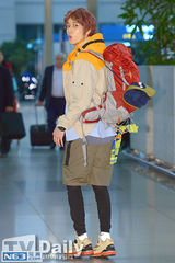 组图：UEE与Niel赴迪拜拍摄《丛林法则》