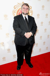 组图：华鼎奖美国开幕 奥兰多与刘玉玲助阵红毯