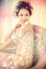 组图：孙耀琦甜美写真色调梦幻 展迷人曲线