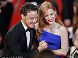 组图：戛纳day4图片精选 劳伦斯艳福众星拼亲密