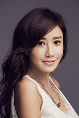 组图：张暖雅赴台拍写真 多样风格尽显优雅魅惑