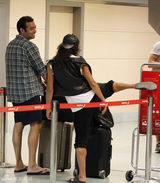 组图：解放乳头！《速激》双性恋女星穿衣表态