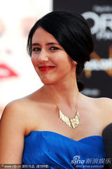 组图：《替代》首映礼 莎朗-塔尔蓝裙惊艳红毯