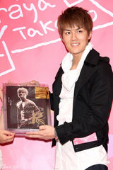 组图：吴克群健身升级胸罩杯 将请歌迷验证腹肌真假