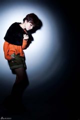 组图：刘惜君拍摄杂志大片演绎都市风情