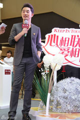 组图：沙溢受品牌青睐 现场连线为粉丝传达母爱