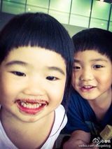 组图：(曹格儿女)曹氏兄妹有爱日常 暖Joe萌Grace初长成