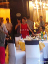 组图：周迅高圣远回衢州摆喜宴 仅开席八桌