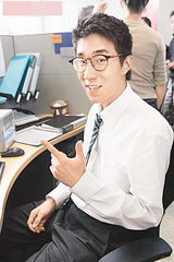 组图：盘房祖名出道10年电影角色 多与美女对戏