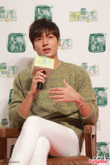 组图：李敏镐变暖男 称与金秀贤合作会擦出火花