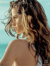 组图：超模伊莎贝儿登封面 性感造型眼神魅惑