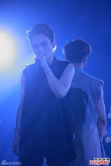 组图：EXO开唱秀广东话 喊“我爱你”示爱歌迷