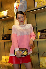 组图：白百何时尚活动五度换装 平底靴征战红毯