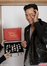 组图：吴彦祖将进驻蜡像馆 设计师度身取样