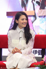 组图：郑伊健周秀娜做客聊电影《不再说分手》