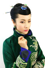 组图：《活色生香》热拍 杨明娜造型温婉