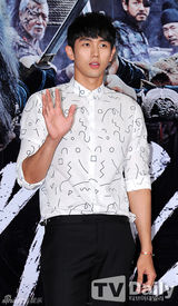 组图：《海盗》众星观影 SM艺人组团捧场