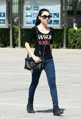 组图：中戏新生开学 女生素颜抢镜男生有型