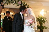 高清：罗嘉良与苏岩大婚 新娘感动落泪甜蜜亲吻