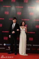 幻灯组图：温岚点亮时尚盛典 热辣开场舞获肯定