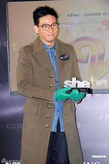 组图：刘心悠低胸晚装性感抢镜 周秀娜圣诞赶拍新片