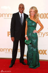 组图：艾美奖红毯 布鲁克-安德森闪片礼服绿野仙踪