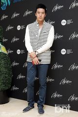 组图：missA等助阵时装周 金宇彬走秀变吸血鬼