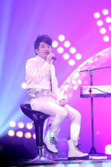 幻灯组图：星光家族演唱会震撼上演