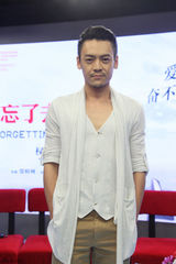 组图：《忘了去懂你》主创做客新浪娱乐