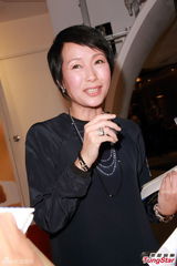 组图：叶童爱上魔术游戏 见关之琳活跃美丽