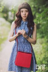 组图：韩星李烈音拍写真 清爽空灵似精灵