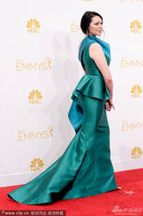 组图：汤姆克鲁斯绯闻女友拉-普莱潘斜肩裙亮相