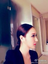 组图：湿露露吴稀儿当众脱衣露点大闹整形医院
