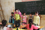组图：江一燕爱心支教7年 影像记录感动瞬间