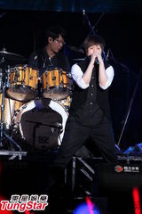 组图：五月天开唱鼓手篡位变主唱大人